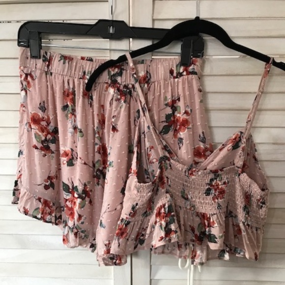 Two piece pink short set - Picture 3 of 3